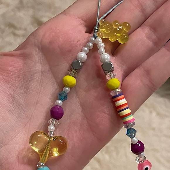 Phone String!! Yellow heart 💛 & gummy bear 🐻 charm! - Picture 6 of 10